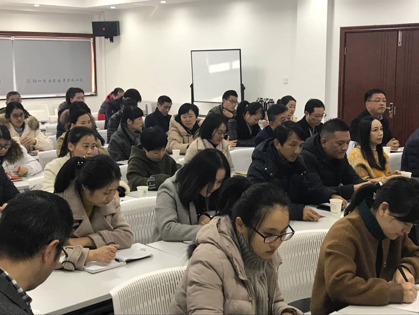 亚洲高清毛片一区二区