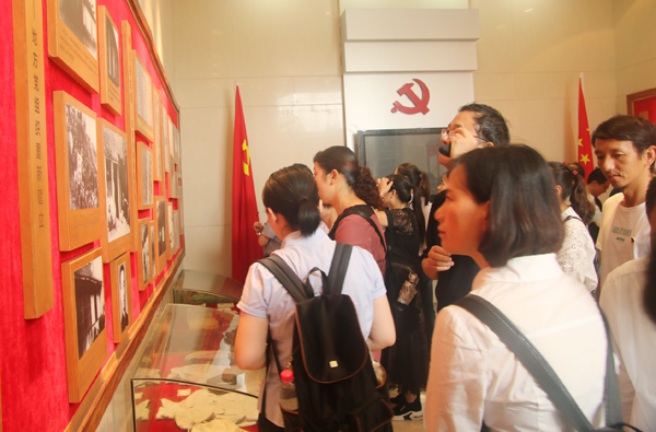 亚洲高清毛片一区二区