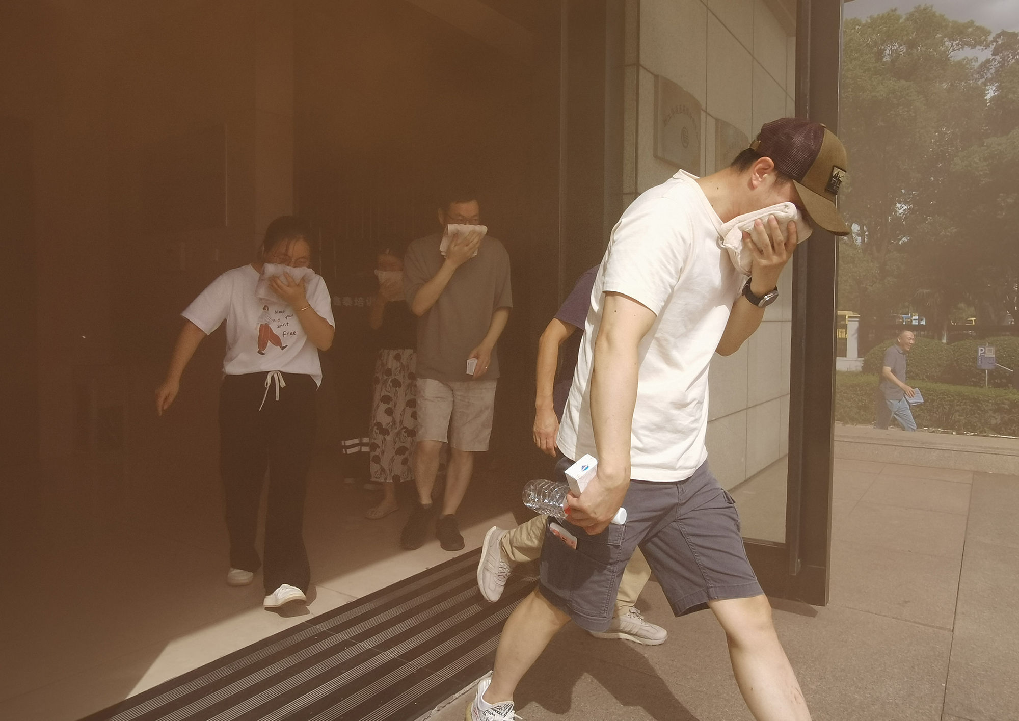 亚洲高清毛片一区二区