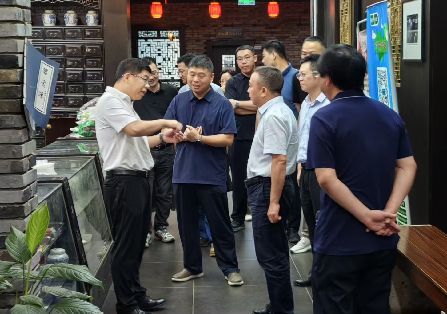 亚洲高清毛片一区二区